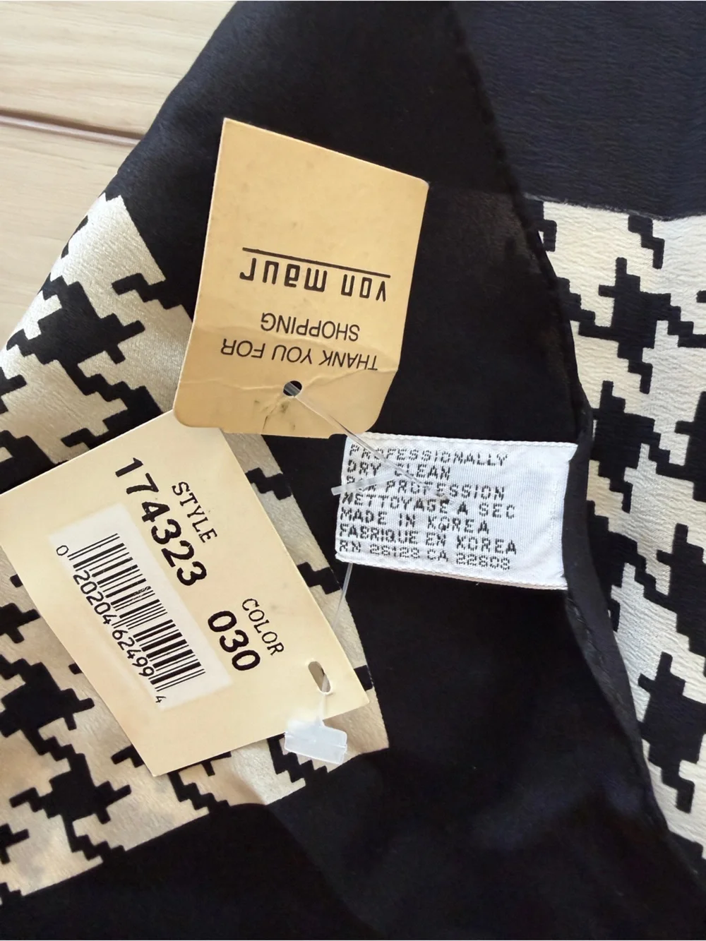 Echo Black and White Houndstooth 100% Silk Scarf - New